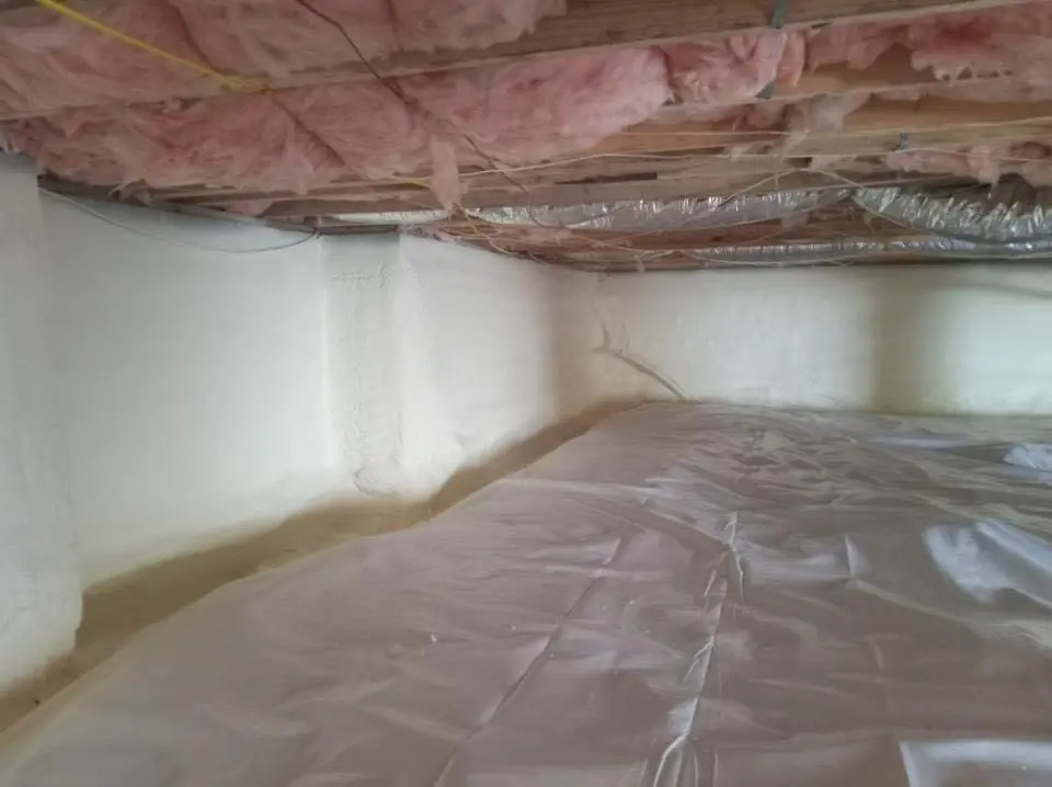 Crawl space encapsulation with closed-cell spray foam for Flat Roof Repair in Peru